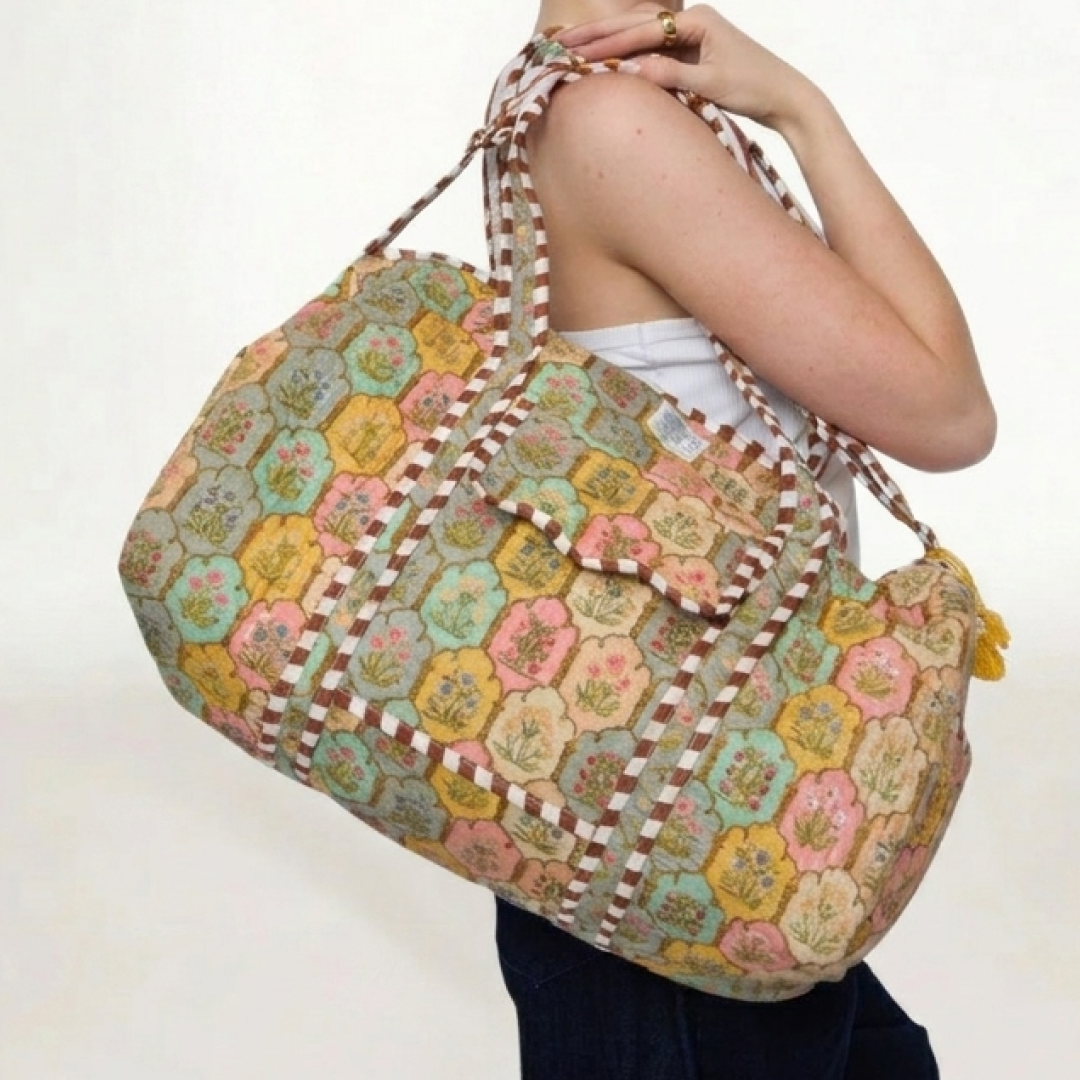 BOLSA DE VIAJE "PASTEL BLOOM GARDEN"