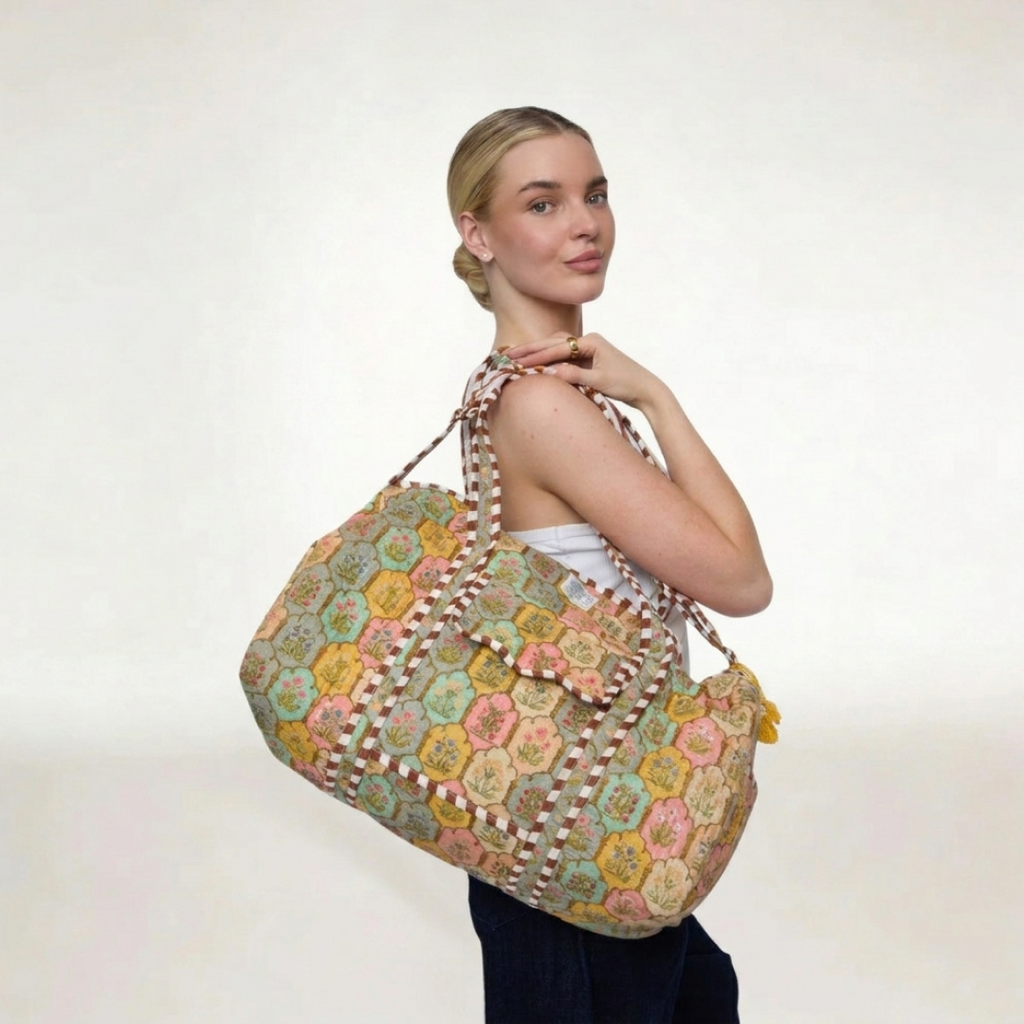 BOLSA DE VIAJE "PASTEL BLOOM GARDEN"
