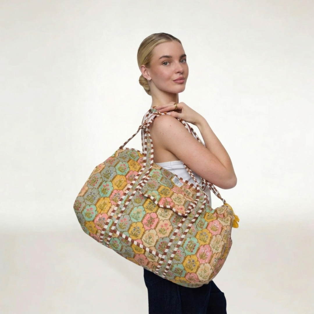 BOLSA DE VIAJE "PASTEL BLOOM GARDEN"